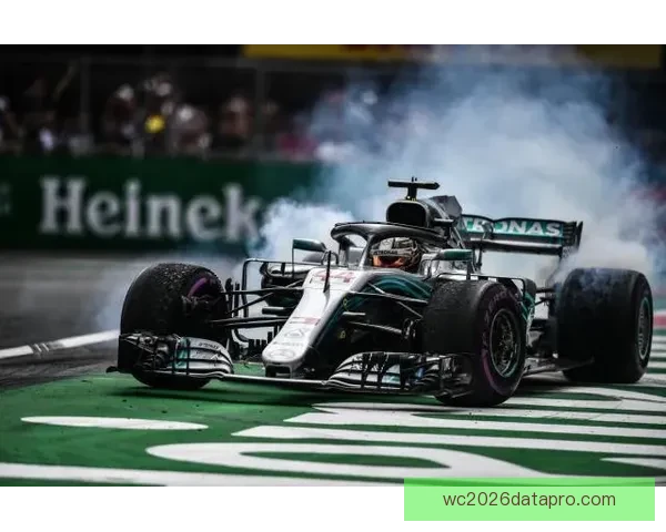 F1赛季精彩回顾：车手对决与技术革新引领极速风潮